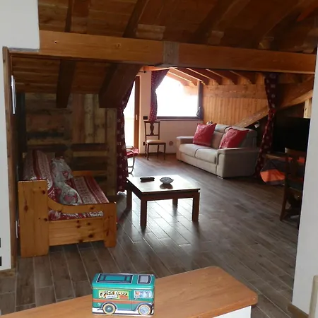 Lägenhet Ampia Mansarda Con Vista Panoramica Cir 163 La Salle