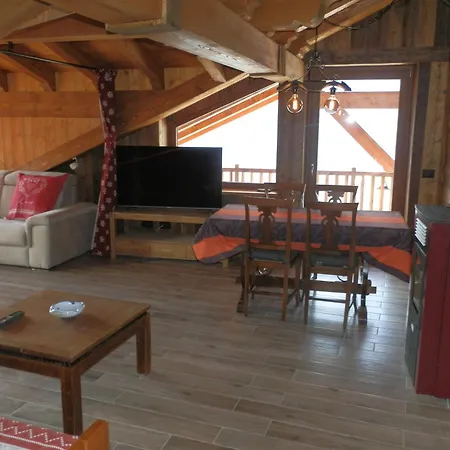 Ampia Mansarda Con Vista Panoramica Cir 163 Lägenhet La Salle