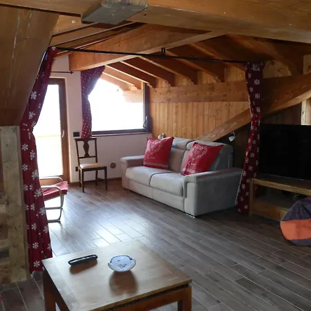 Ampia Mansarda Con Vista Panoramica Cir 163 Lägenhet